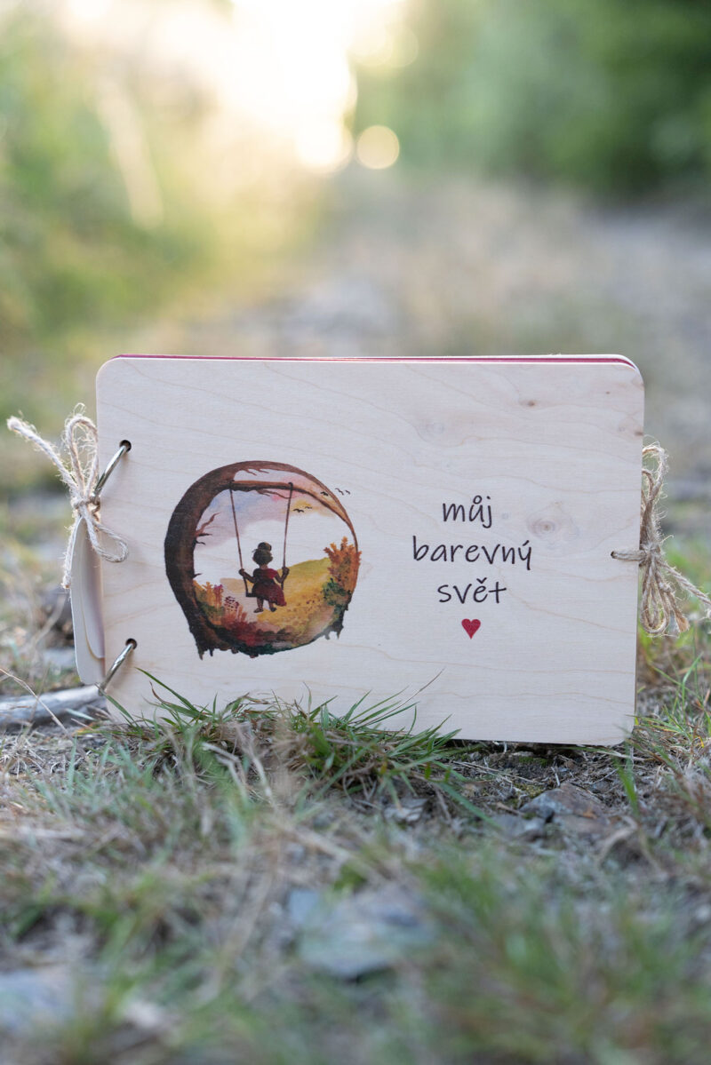 Dřevěné fotoalbum - můj barevný svět A5