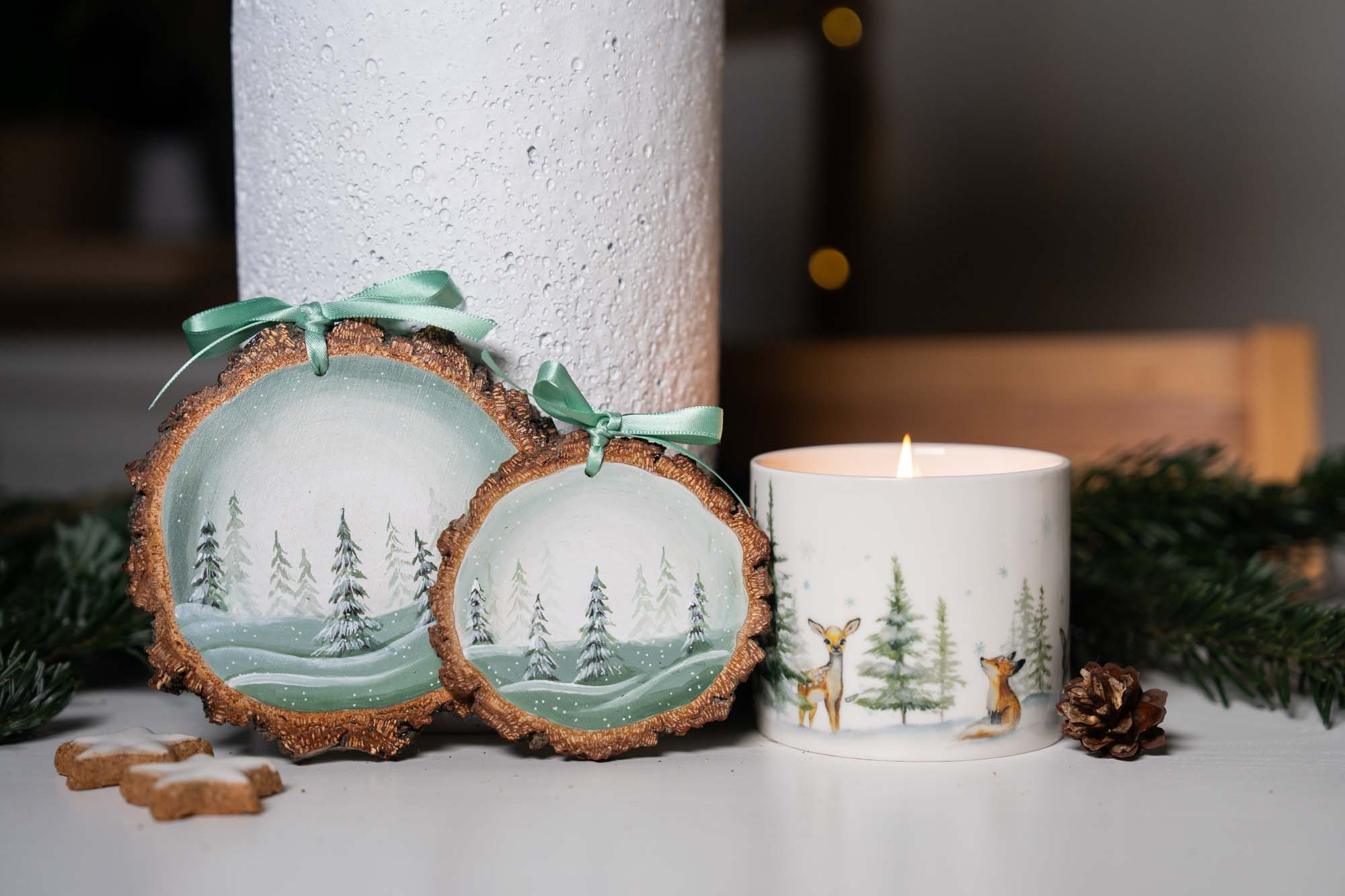 Dřevěná malovaná ozdoba- zimní kouzlo lesa 12-15cm se jménem - Obrázek 3