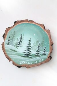 Dřevěný malovaný obrázek- zimní kouzlo lesa 13-15cm