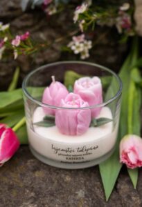 Přírodní sójová svíčka - Světle růžové tulipány