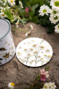 Kulatý podtácek pod hrnek - Slunce v heřmánku -bílý