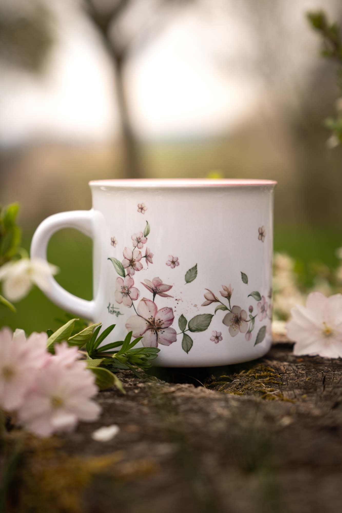 Keramický retro hrnek s růžovým lemem 300ml- Třešňový sad - Obrázek 3