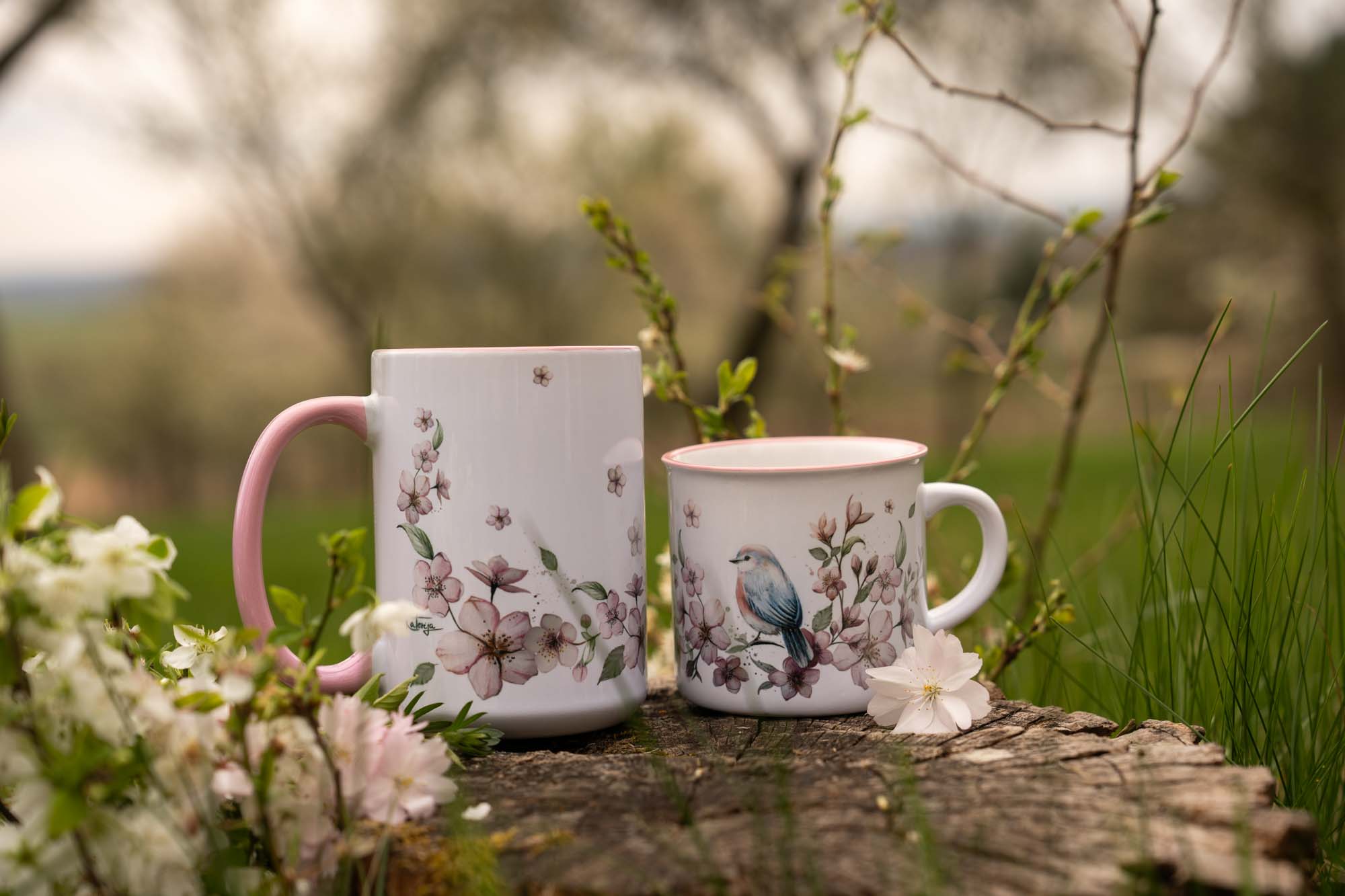 Keramický retro hrnek s růžovým lemem 300ml- Třešňový sad - Obrázek 5