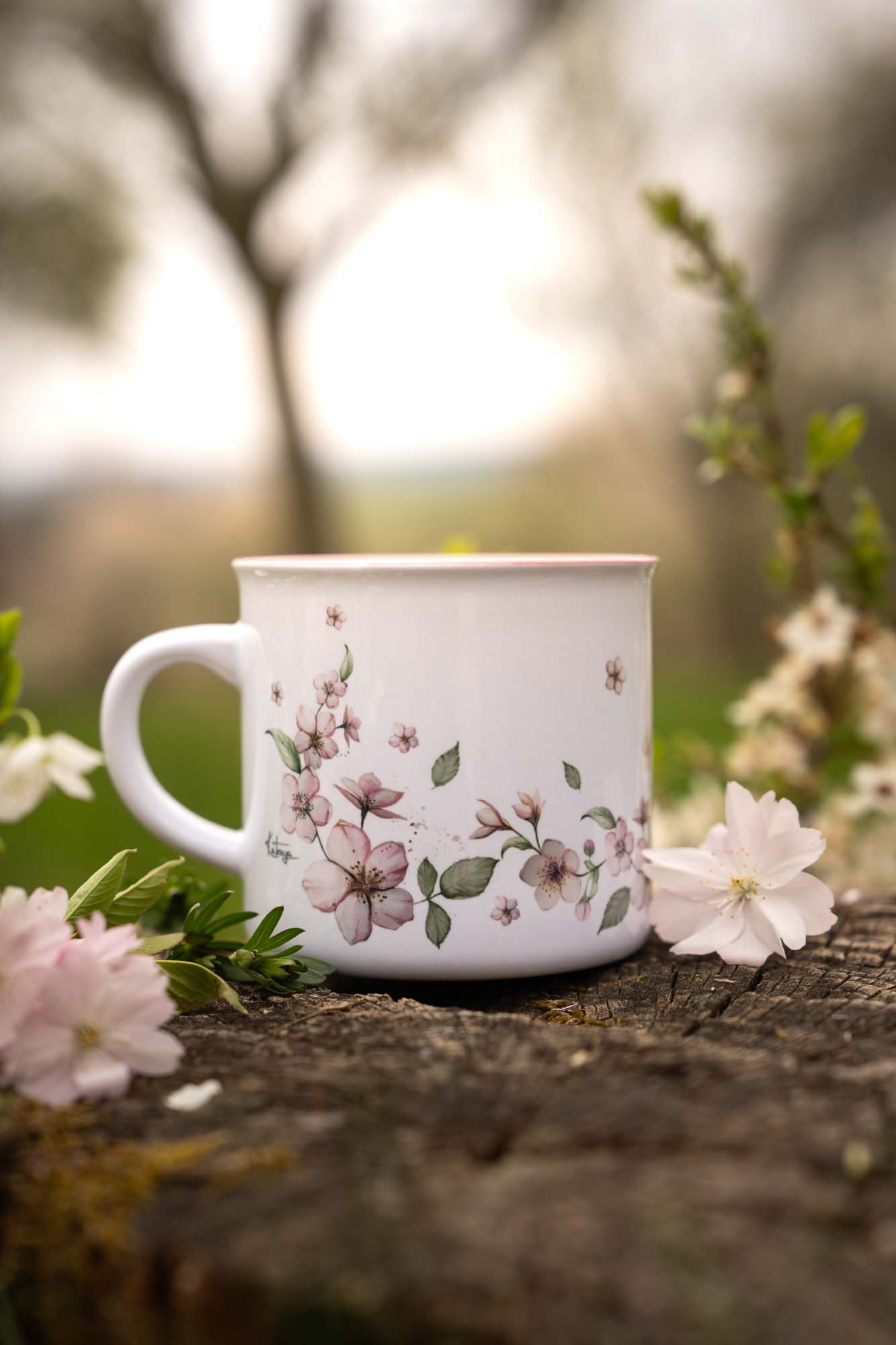 Keramický retro hrnek s růžovým lemem 300ml- Třešňový sad - Obrázek 6