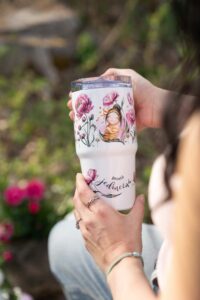 Cestovní termohrnek 600ml – Srděnka Pivoňková - prostě jedinečná - Obrázek 2