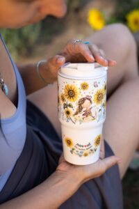 Cestovní termohrnek s uzavíratelným víčkem 600 ml – Srděnka Slunečnicová – Nas♥at – žiju, tančím, dýchám - Obrázek 11