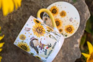 Slunečnicový hrneček se žlutým uchem 325 ml – Srděnka Slunečnicová – Nas♥at – žiju, tančím, dýchám - Obrázek 3
